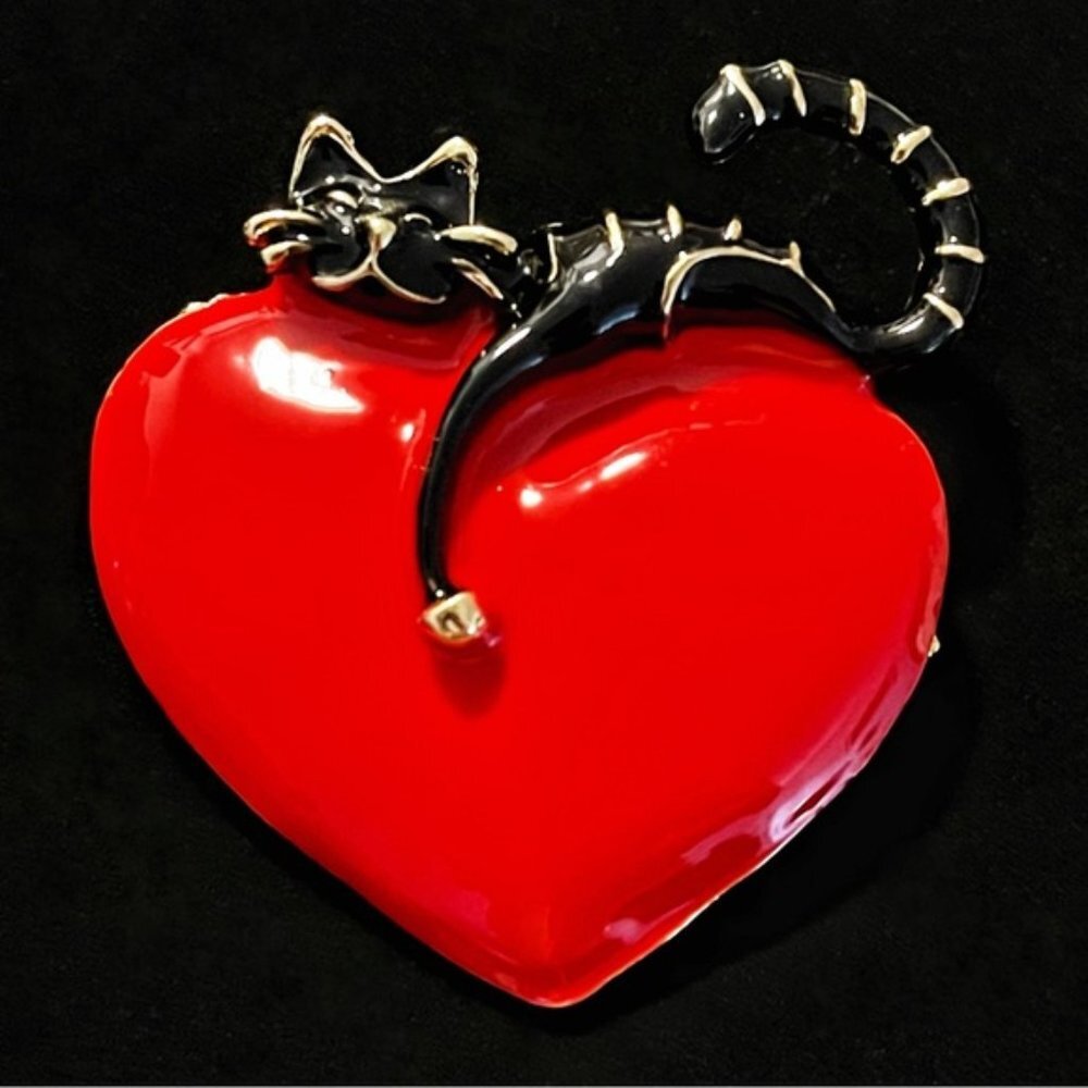 ✨ Beautiful Red Enamel Heart Brooch with Kitten